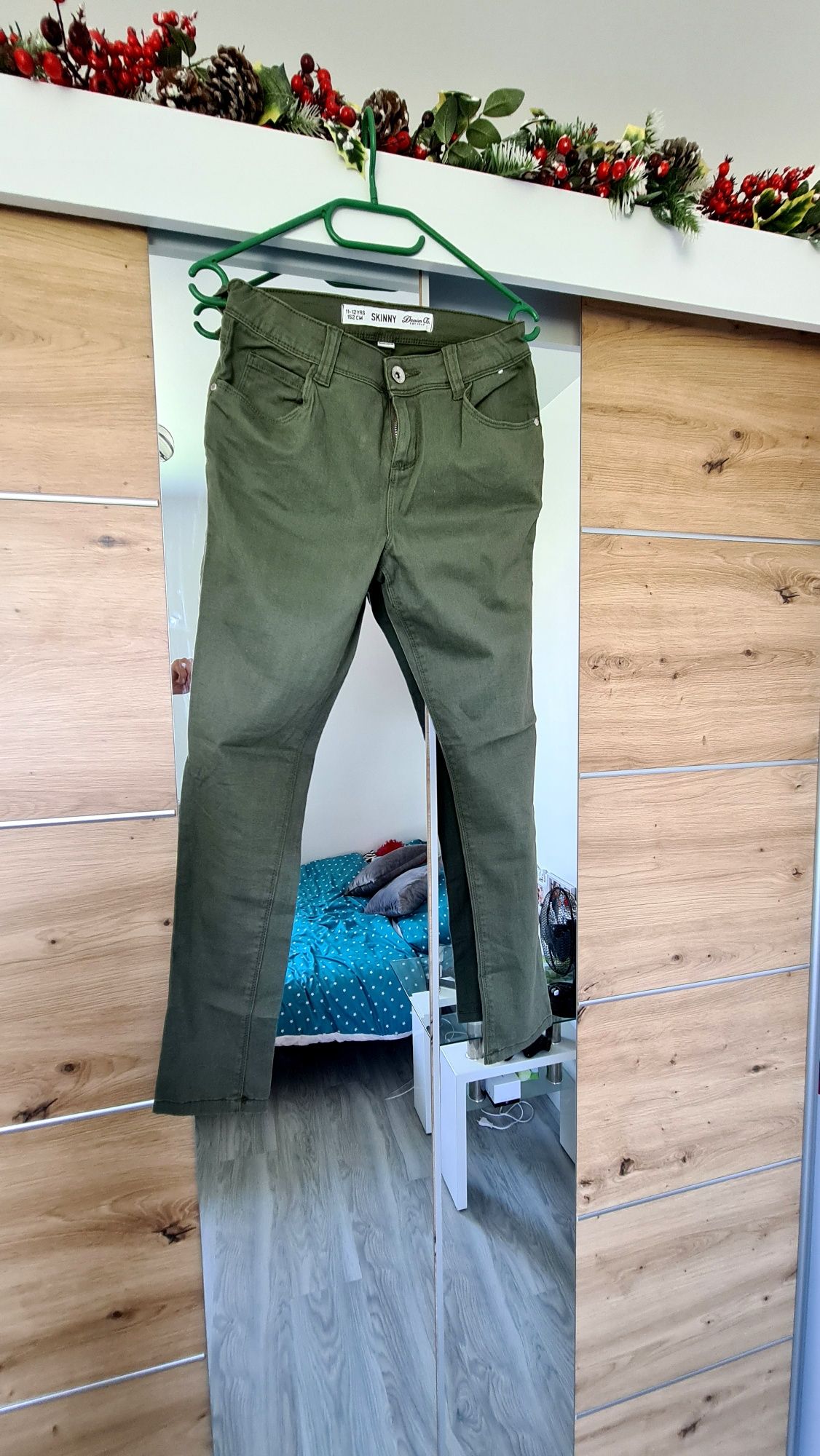 Spodnie khaki xs