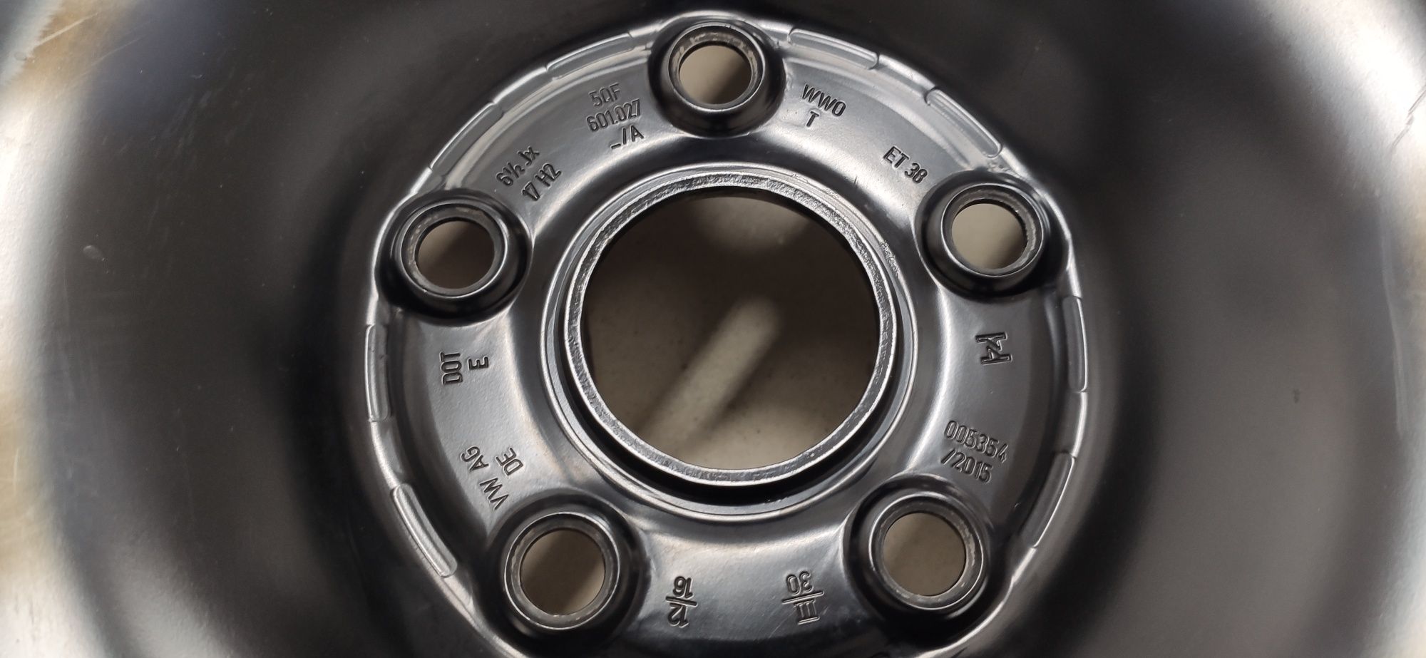 Диски+колпаки R-17 5*112, 6,5j, et38, цо57,1 (Volkswagen, Skoda)