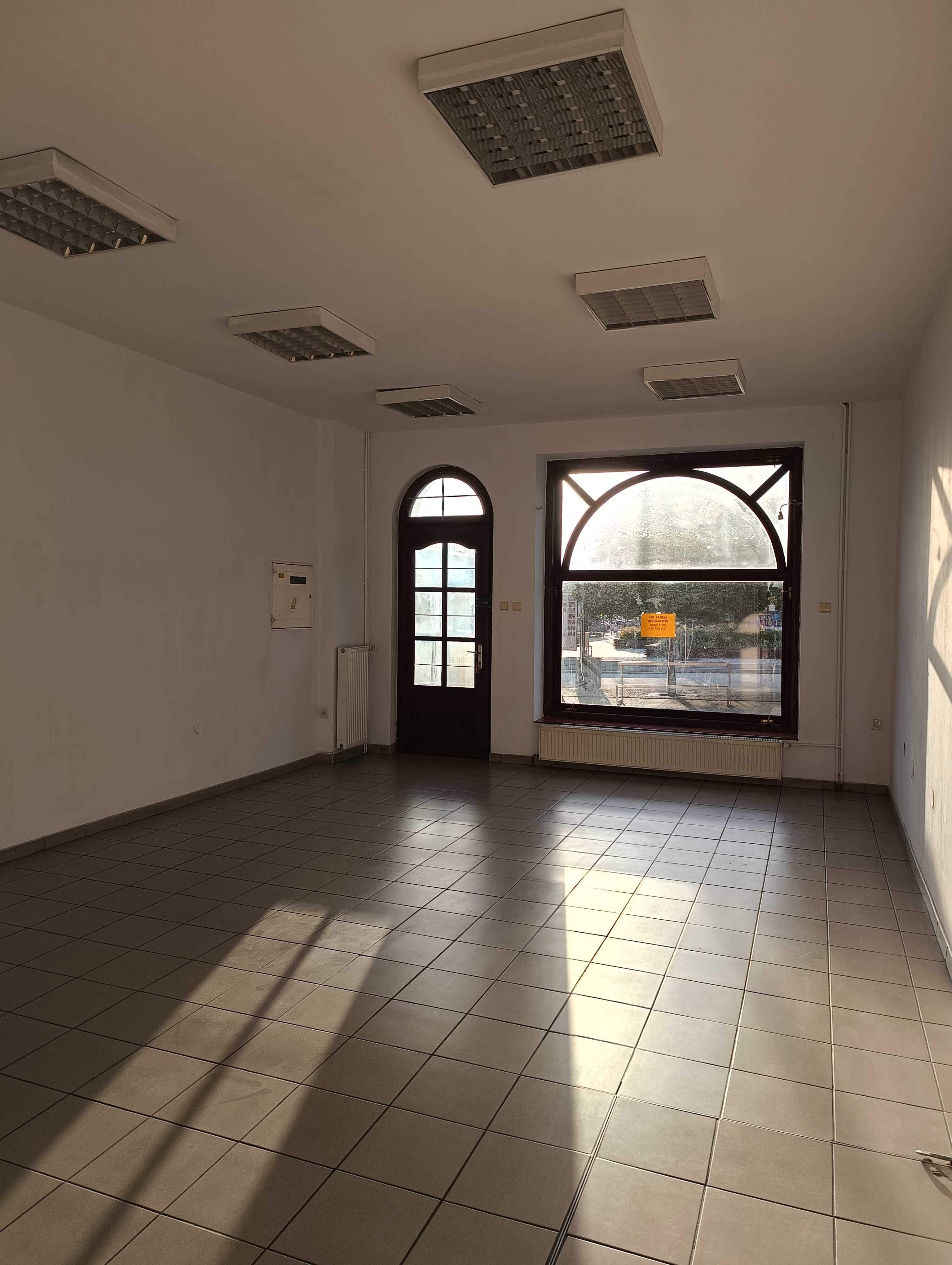 Lokal 44 m² z witryną – centrum Janowa Lubelskiego, Wesoła 15