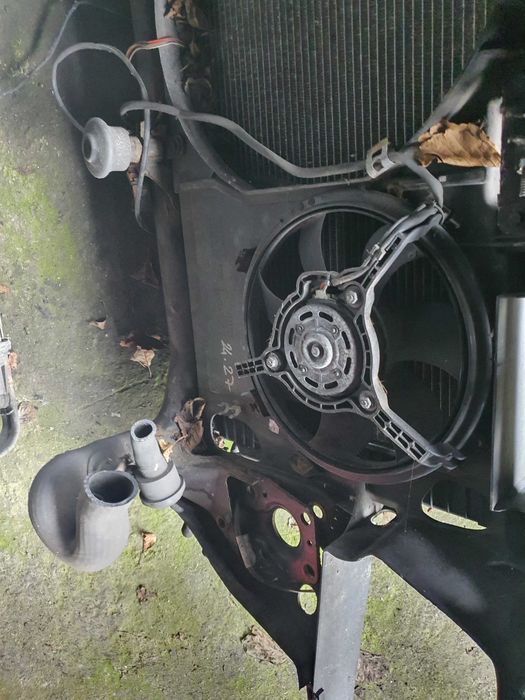 Audi A6 C5 pas przedni