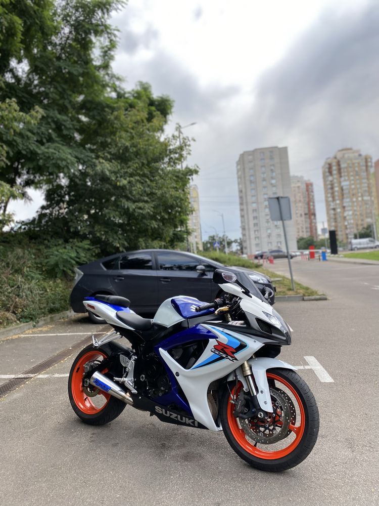 Продам Suzuki gsxr 600 k7