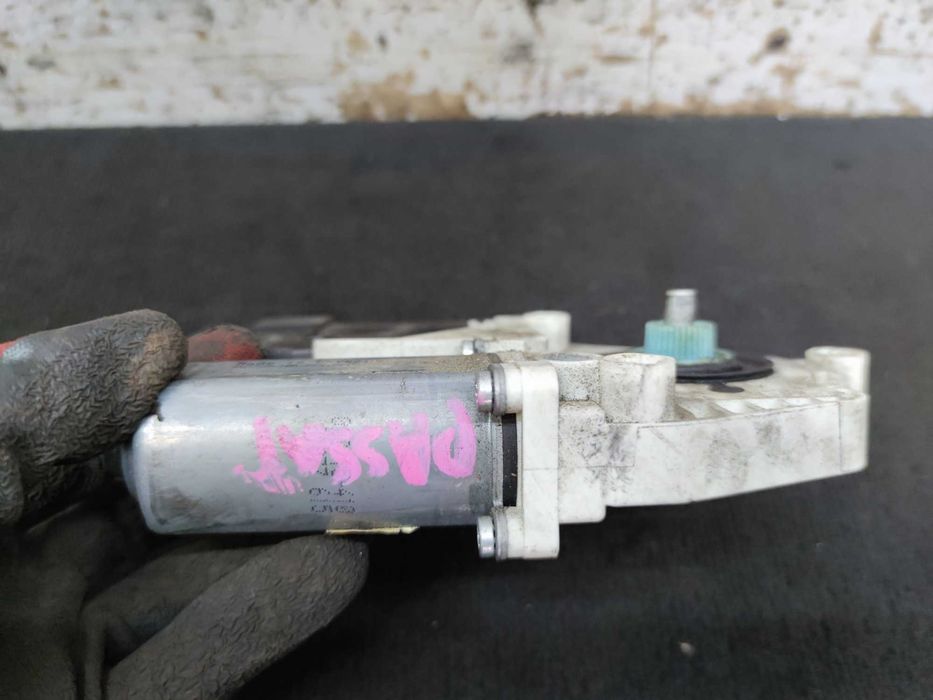 VW Passat B6 Silniczek Mechanizm Podnoszenia Szyby Lewy Przedni LP