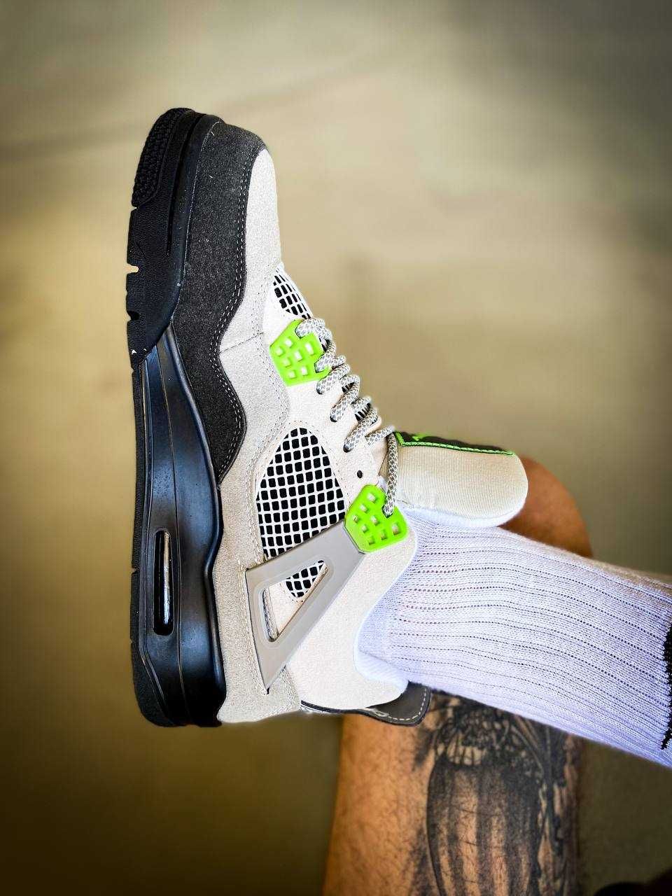 Nike Air Jordan 4 Retro Neon