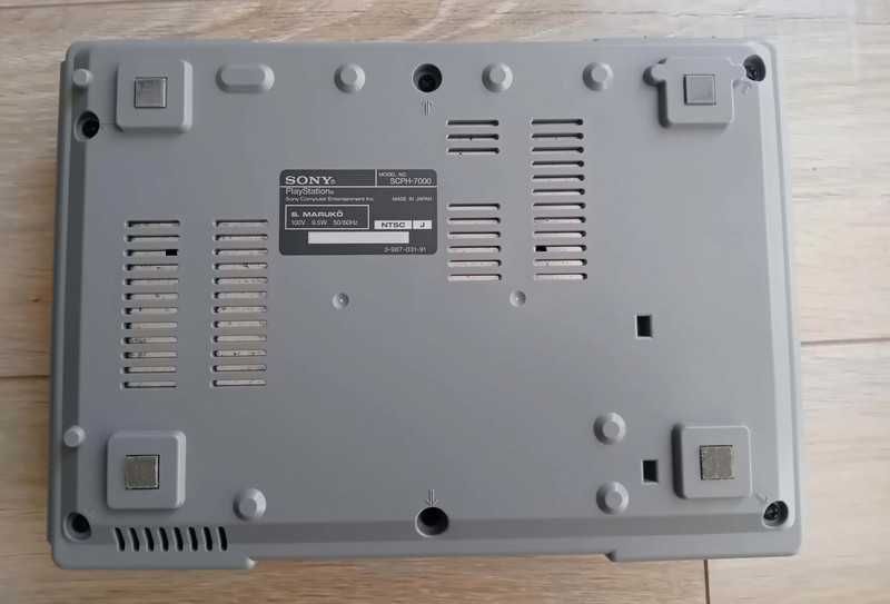 PSX PS1 PlayStation SCPH-7000 NTSC-J 2 pady, 2 karty pamięci, 3 gry