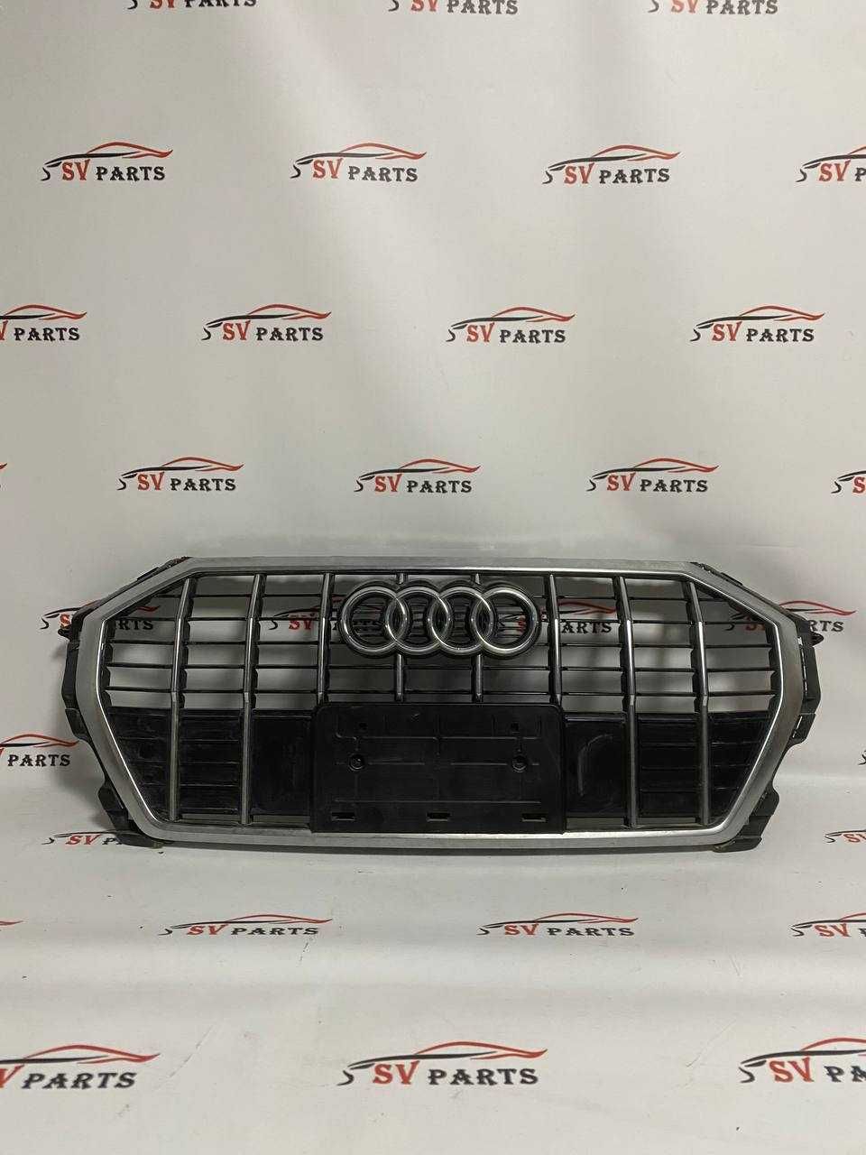 Решітка радіатора Audi Q3