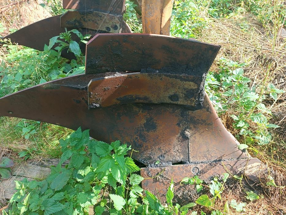 Pług 3 skiby resor Howard