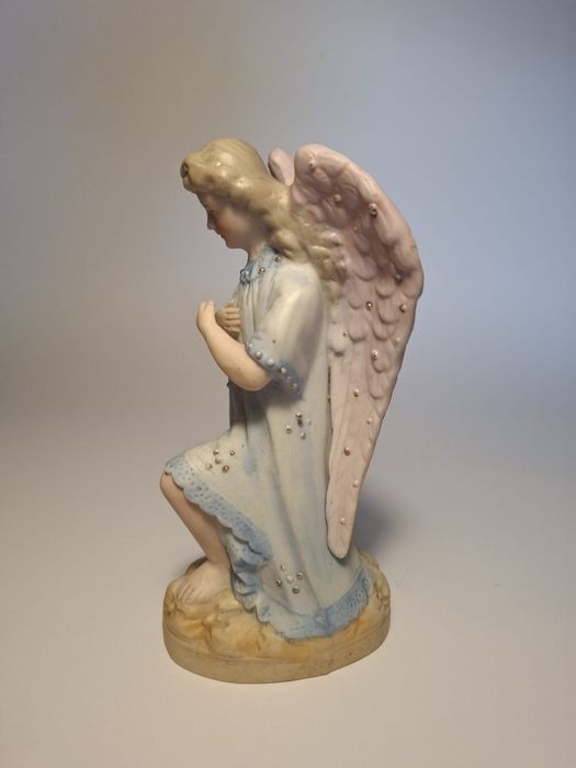 Figurka anioł biskwit