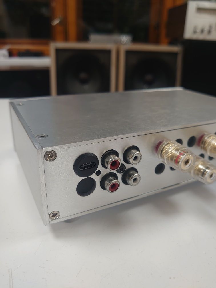 Мини усилитель для портативной аудиосистемы от Sound Reality. USB DAC.