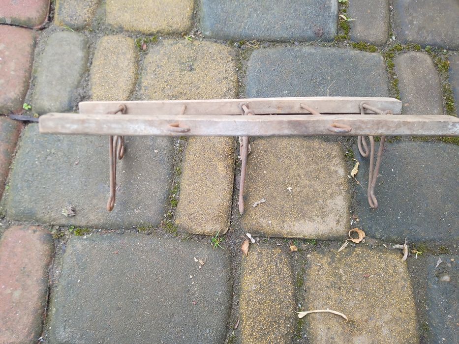 Вішалка для одягу старовинна