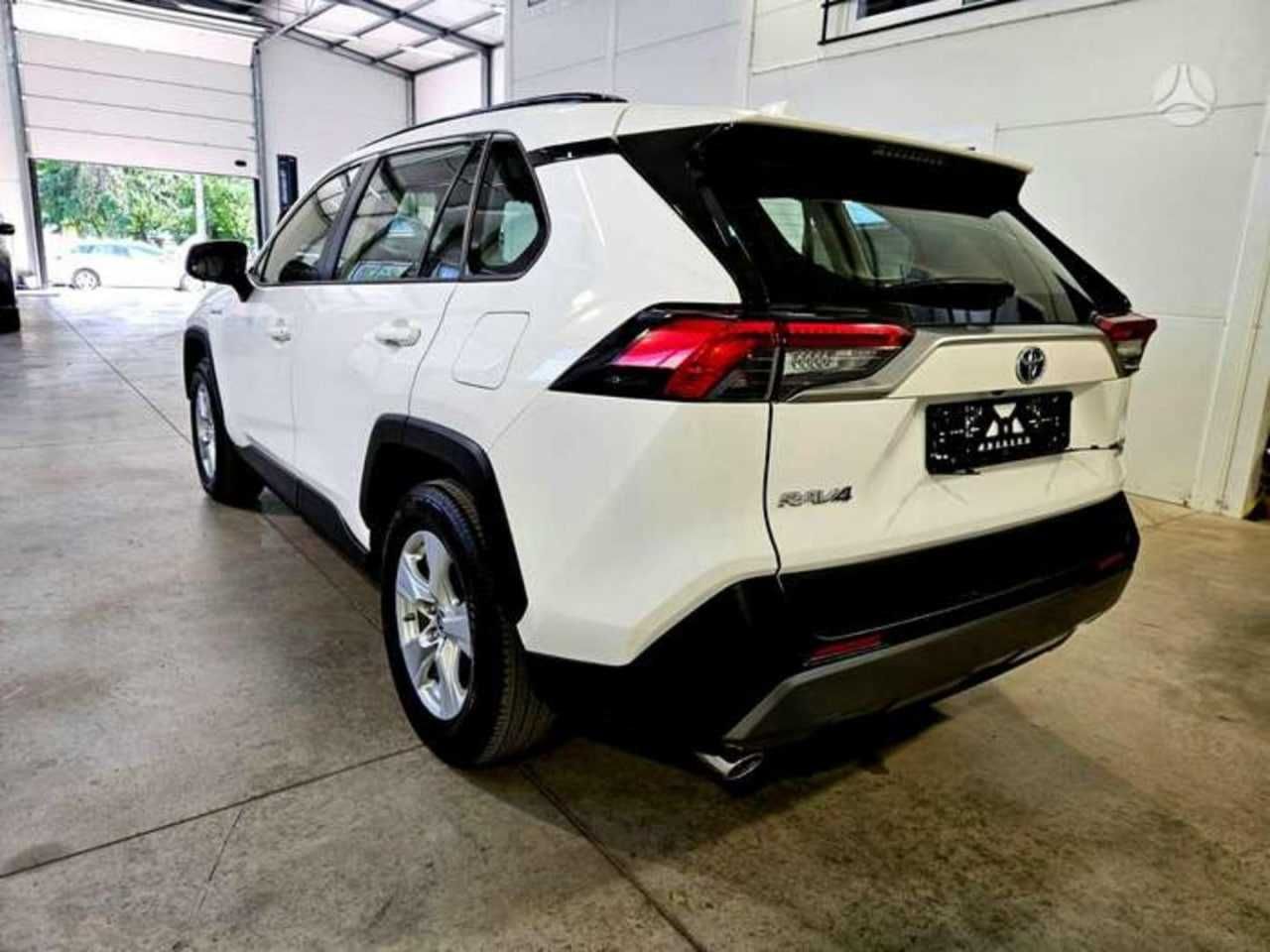toyota rav4 2021 XLE hybrid