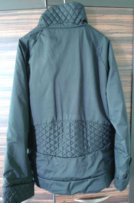 Czarna taliowana kurtka Adidas - rozm. 44 (16 UK)