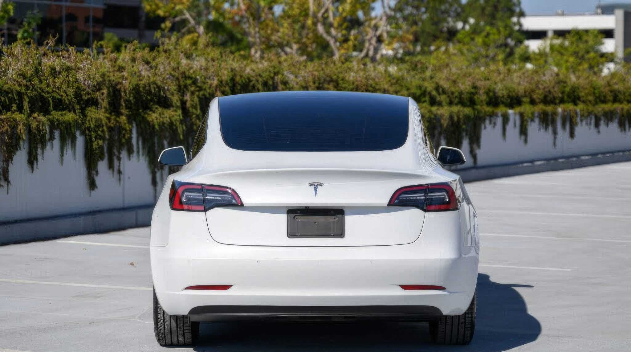 2021 Tesla Model 3 Standard Range Plus RWD