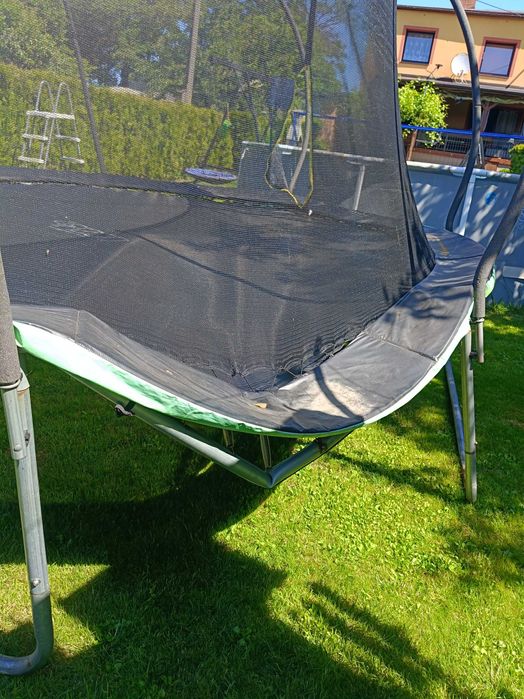 trampolina ogrodowa 14 FTdla dzieci z siatką i drabinką