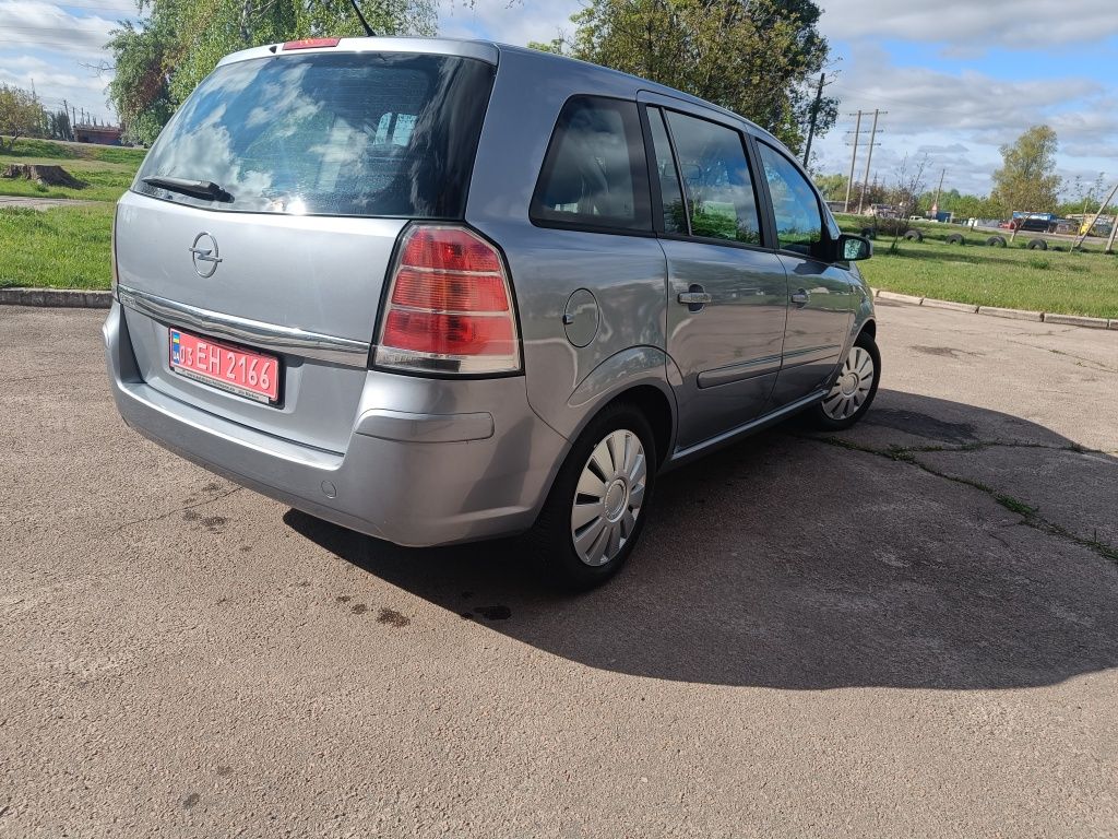 Opel Zafira 1.6 MPI бензин