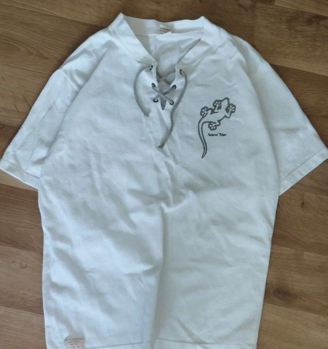 Натуральна біла футболка