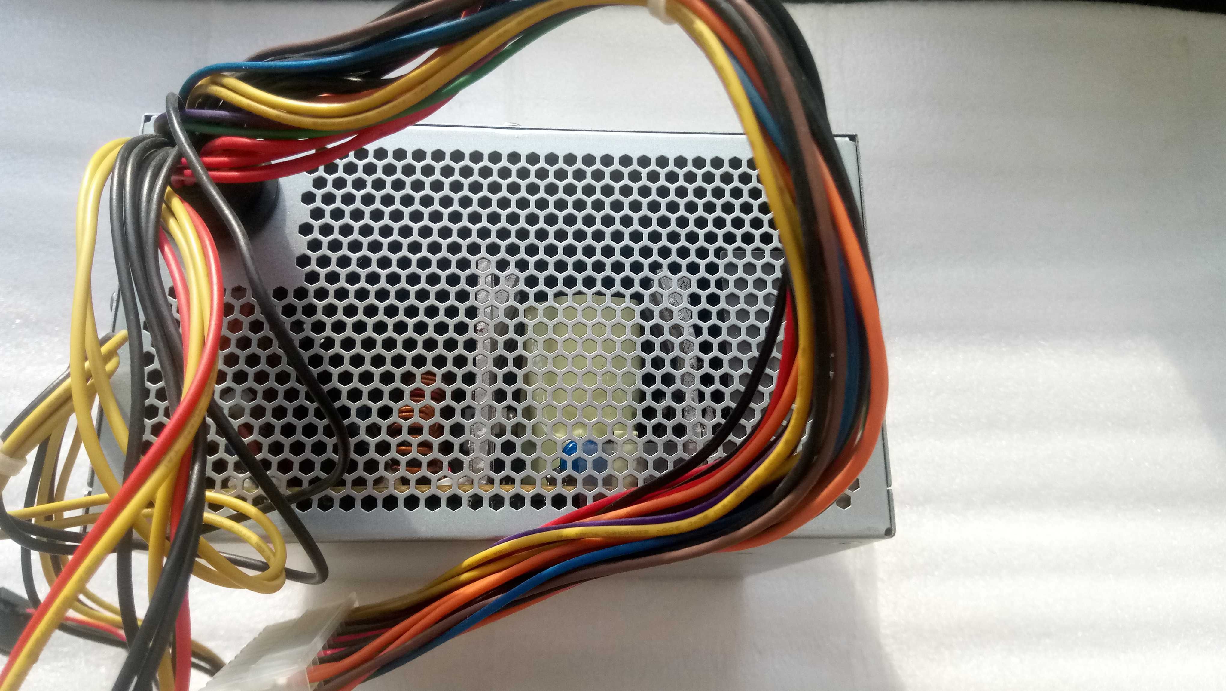 ATX блок живлення FSP