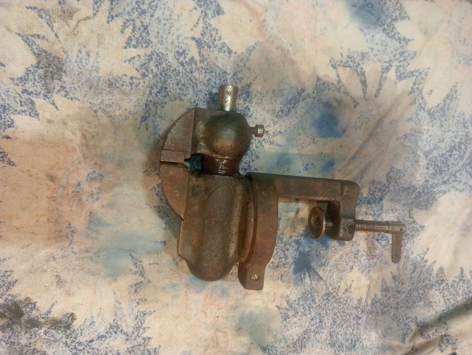 Stare małe imadło prl