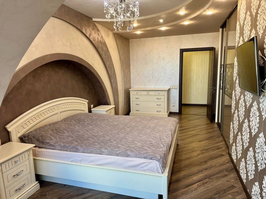 Продажа 4к с ремонтом в новом доме, паковка на два авто