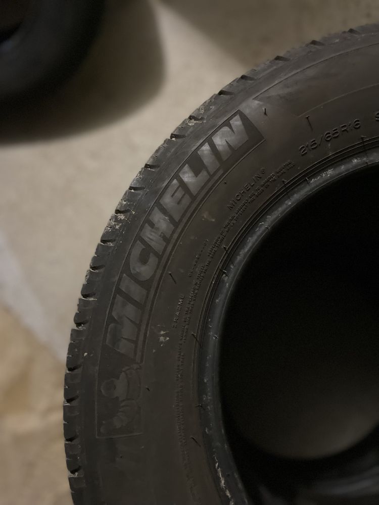 215/65 R16 Michelin Latitude Tour HP