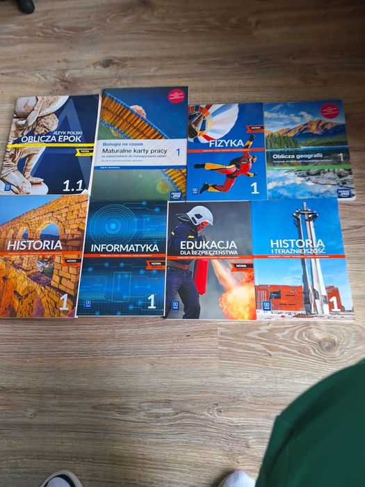 Książki do 1 klasy Licuem i Technikum
