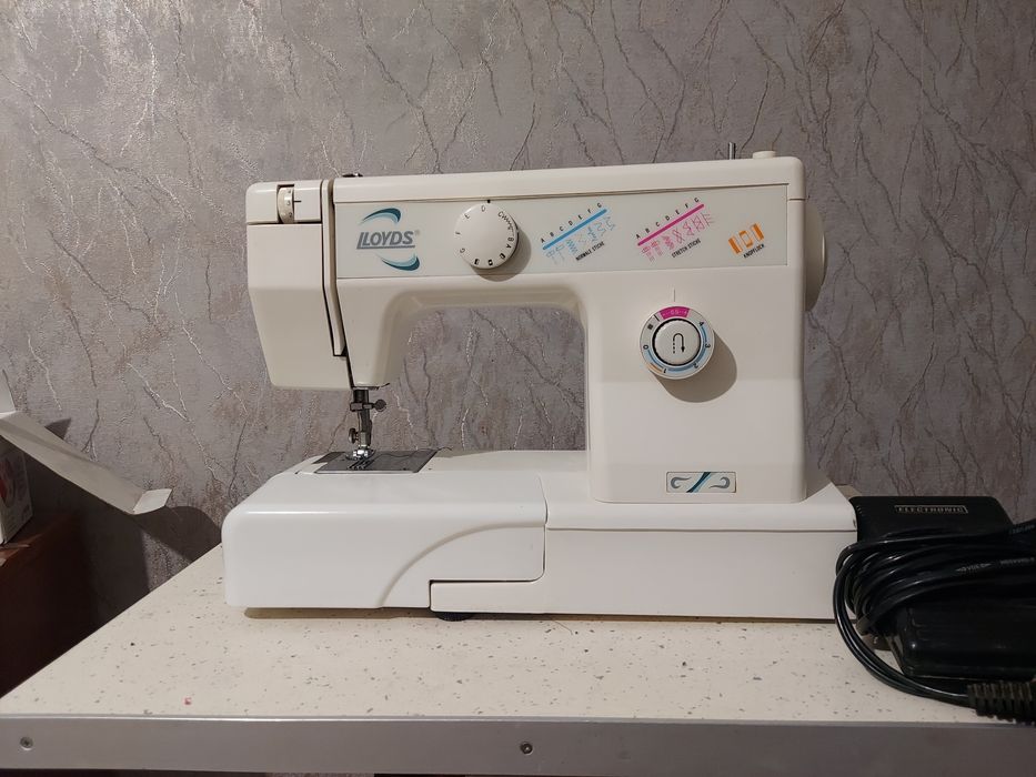 швейная машинка.швейна машина