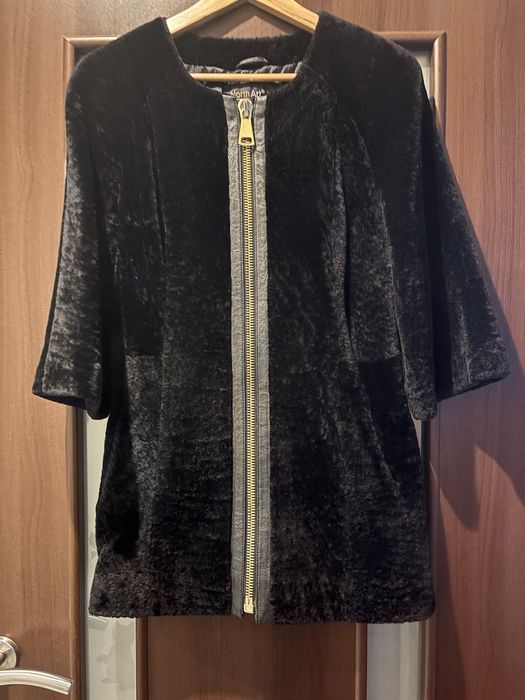 Продам полушубок з мутону ,в розмірі S