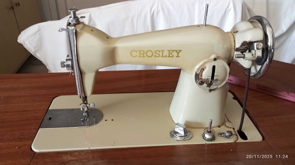Máquina de costura Crosley