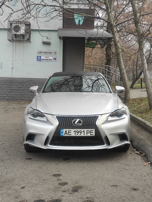 Lexus iS 200t F-Sport 2016г