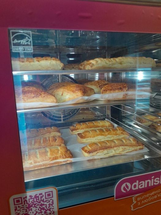 Продуктовий магазин-пекарня