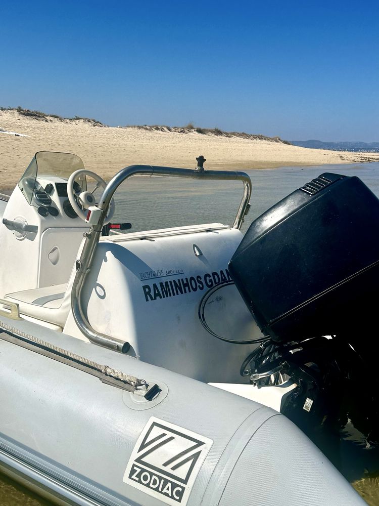 ⸻  Zodiac Semi-Rígido com Motor Mercury 90cv 2T – Excelente estado