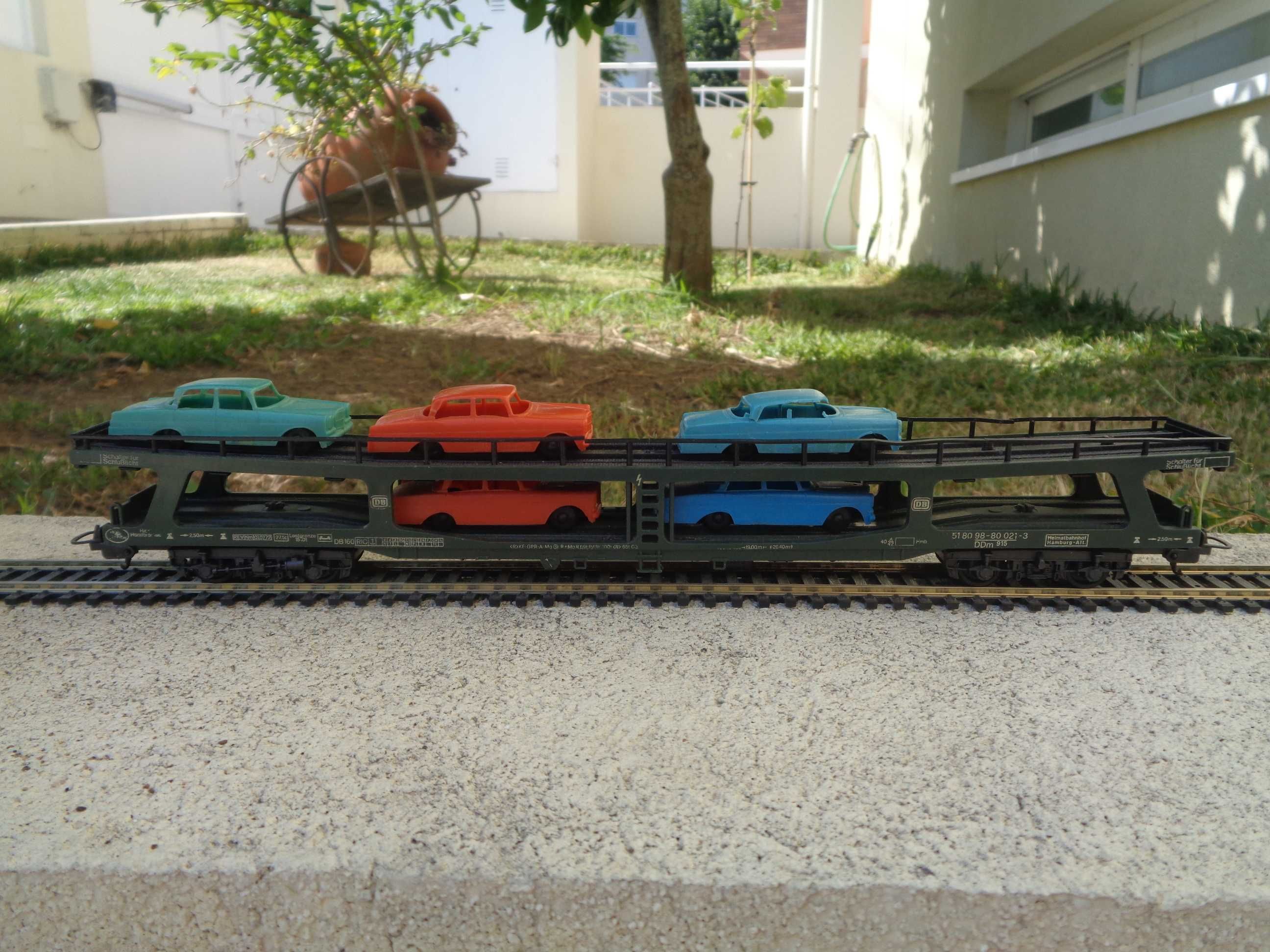 1:87 LIMA Carruagem porta automóveis com 5 carros pista comboio