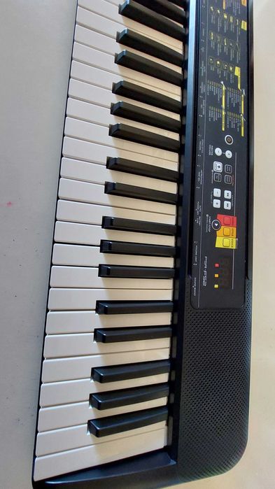 Teclado Digital Yamaha PSR-F52