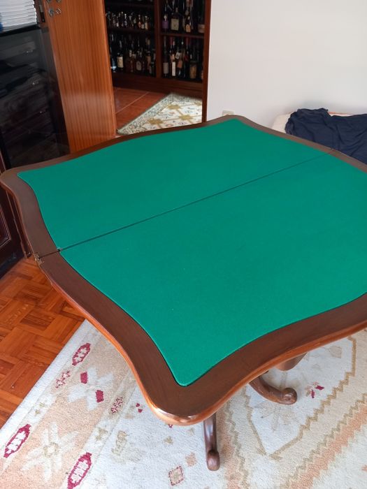 Mesa de Jogo e Aparador!