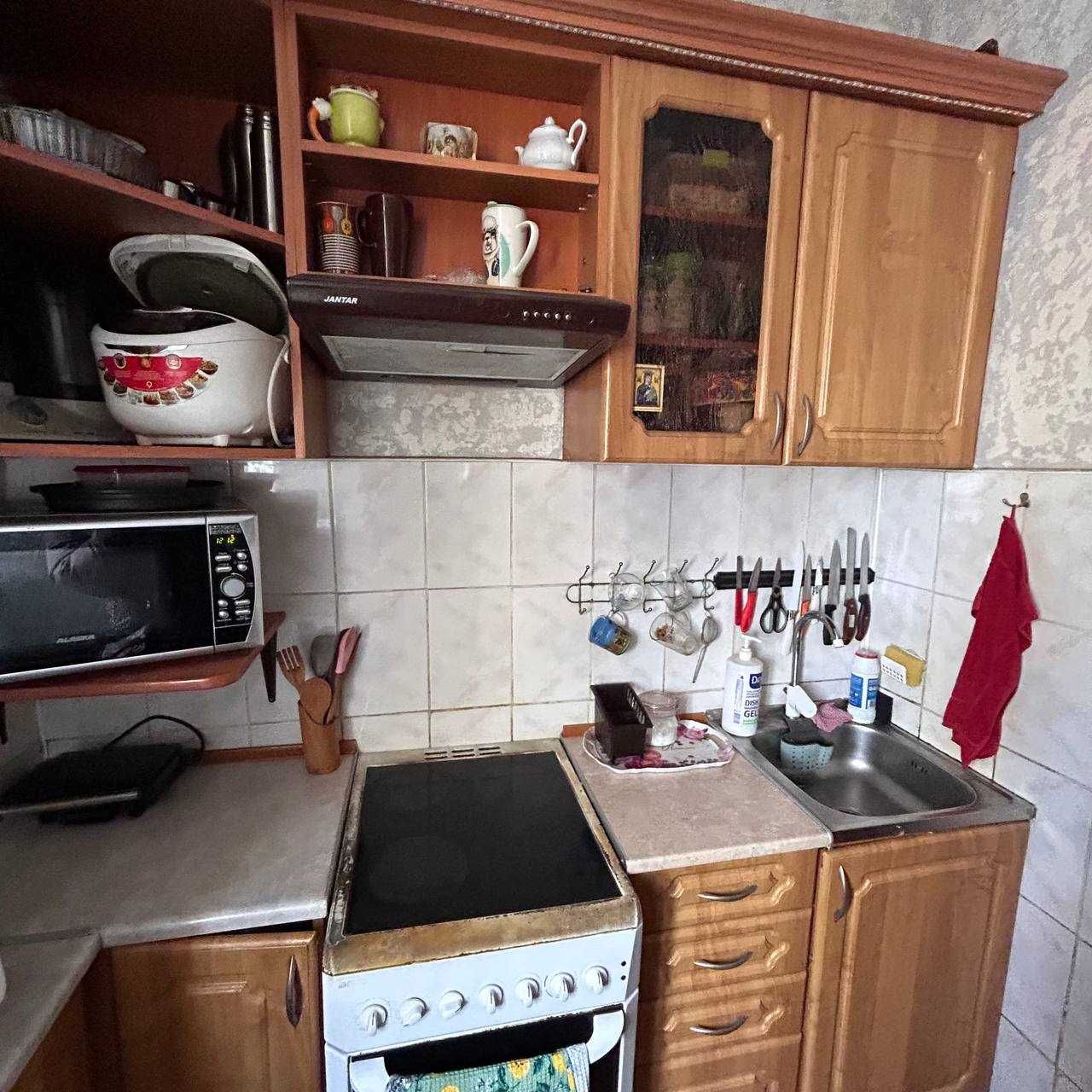 Продам 3к квартиру по вул Петлюри з ремонтом будинок цегла.Опаленя газ