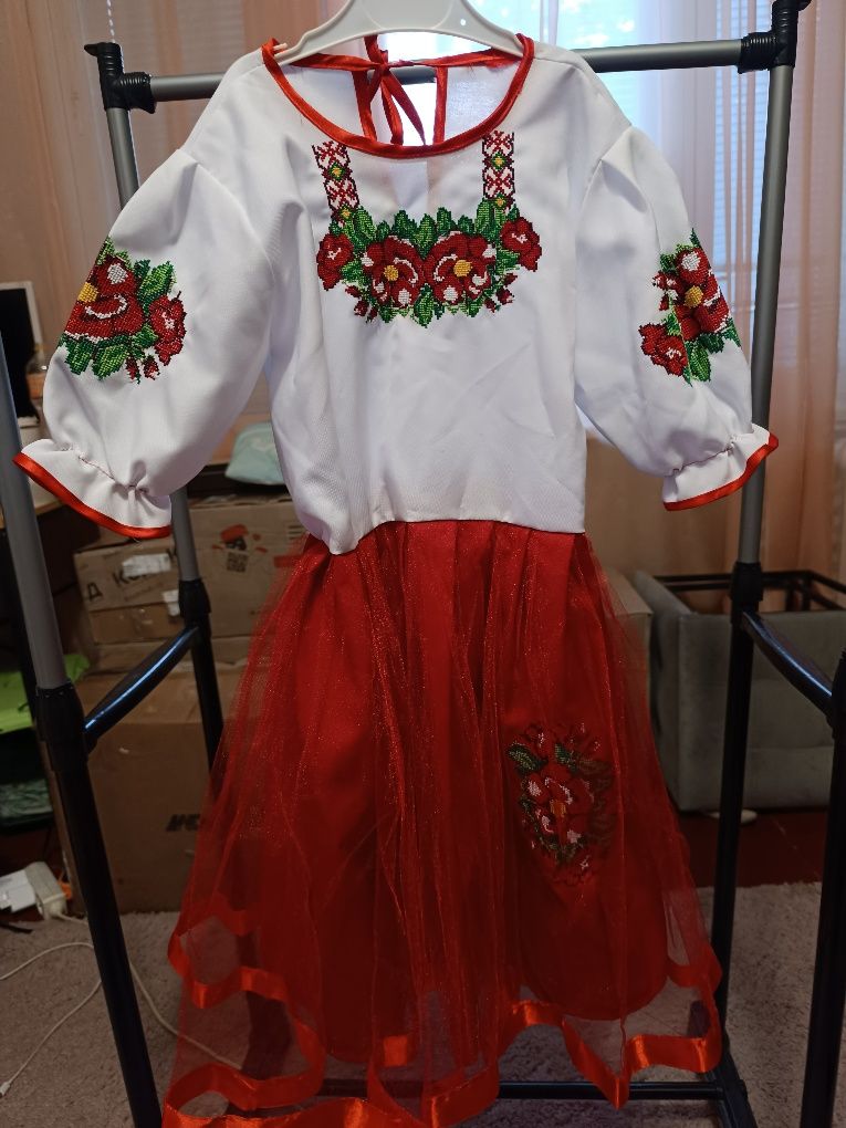 Плаття на дівчинку