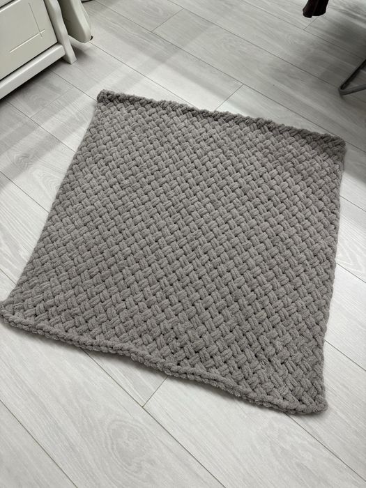 Чотири плед  в наявності а також плетемо під замовлення