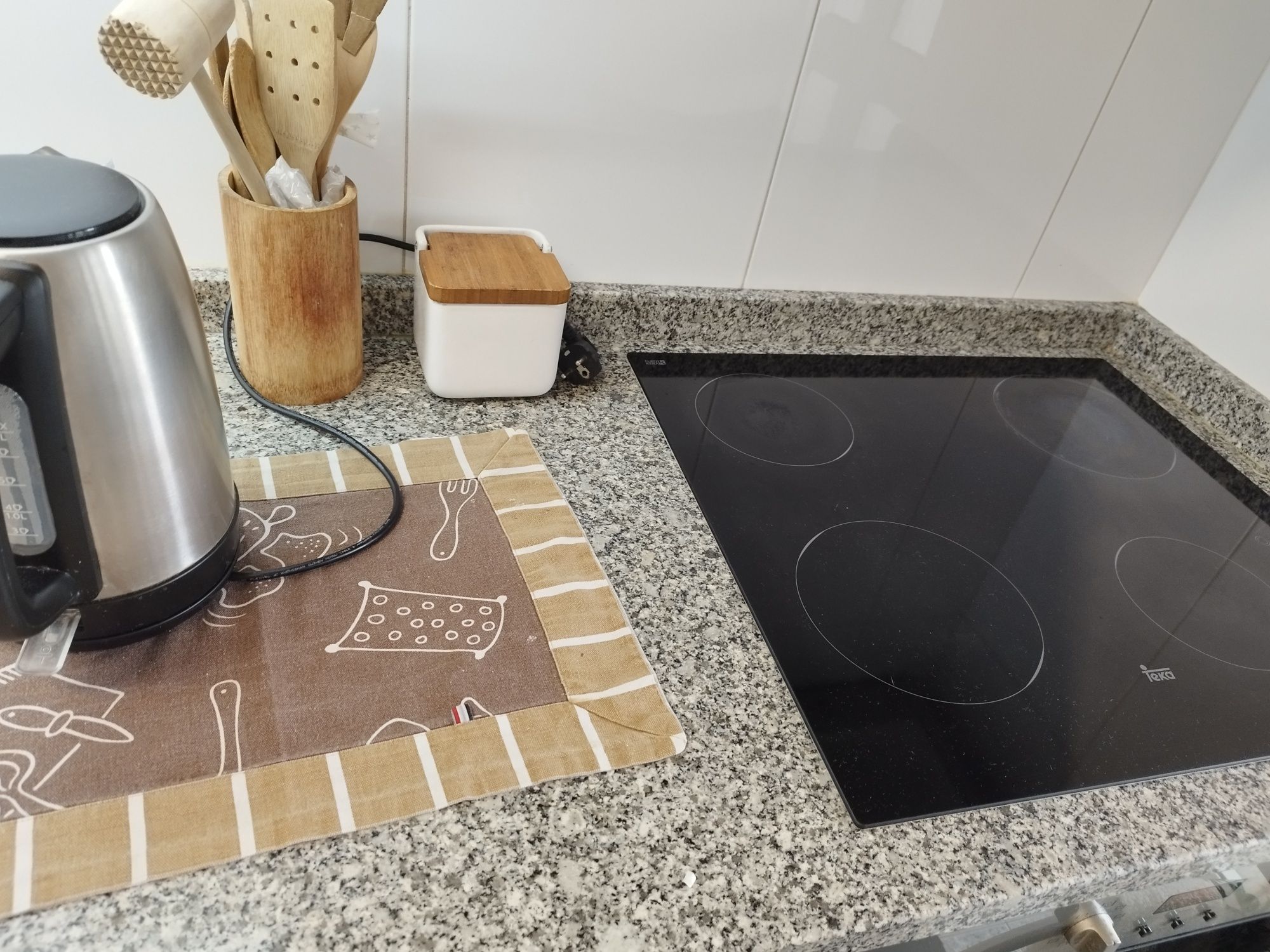 Móvel cozinha com mármore