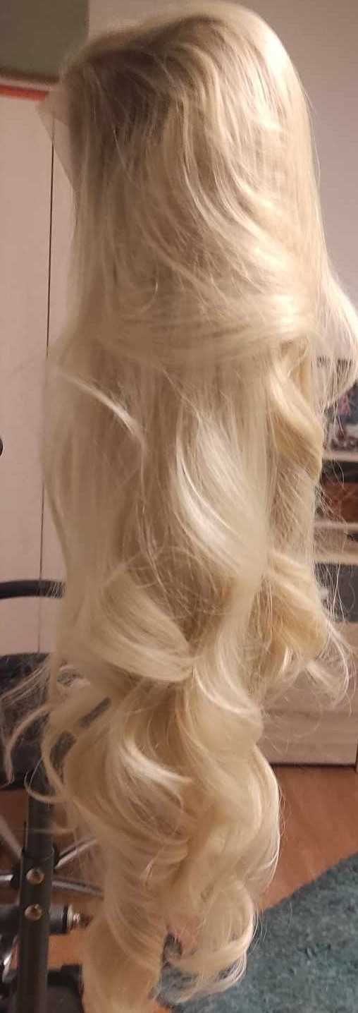 Peruka lace front bardzo jasny złocisty blond włosy jak naturalne