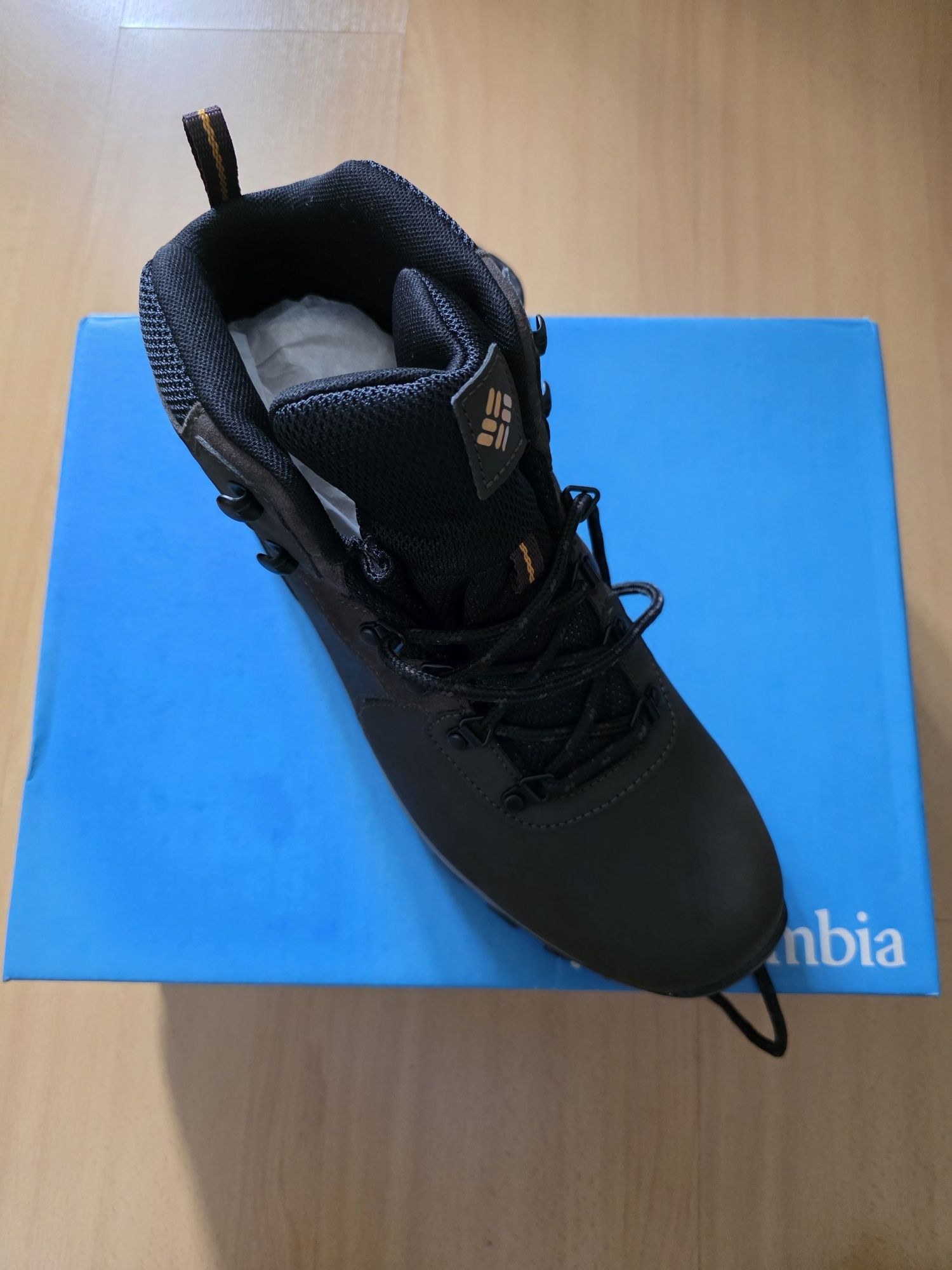 Botas Homem Columbia 44 novas