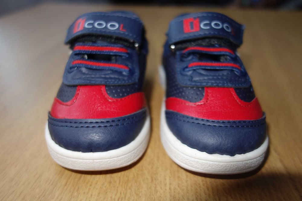 Buty dla chłopca sportowe adidasy rozmiar 21 wkładka 13,5