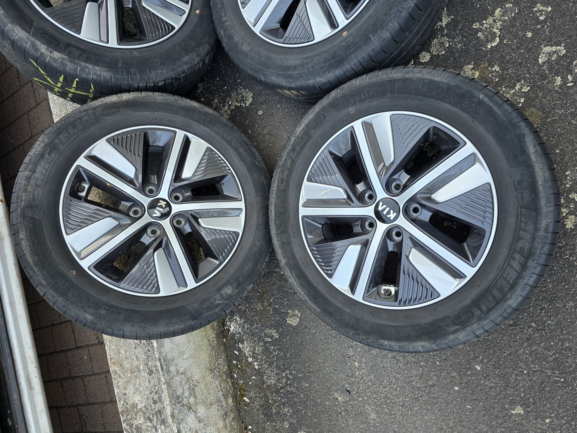 Koła felgi aluminiowe Kia Niro 16 cali Opony Michelin lato