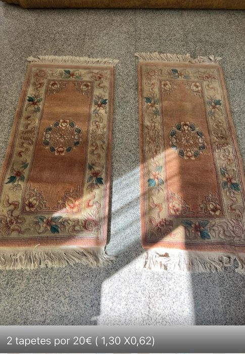 Tapetes em muito bom estado como novos.
