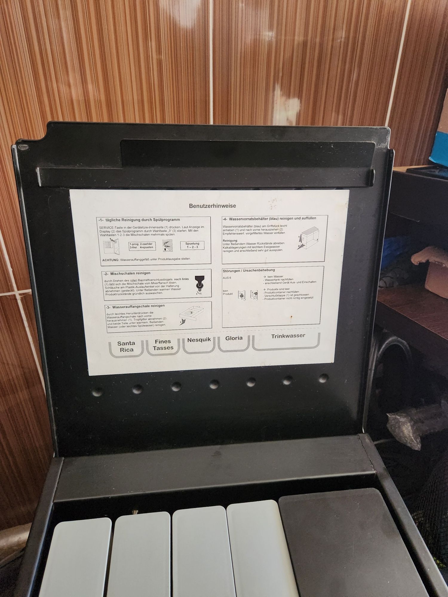 Komercyjny automat do napojów