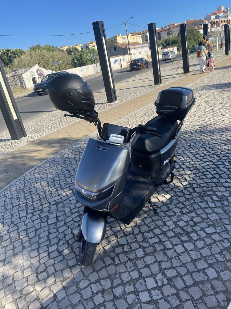 Moto scooter sem bateria
