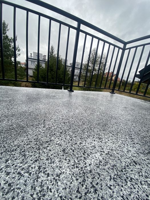 Garaże, wnętrza domów,Hale przemysłe – posadzki żywiczne | cała Polska