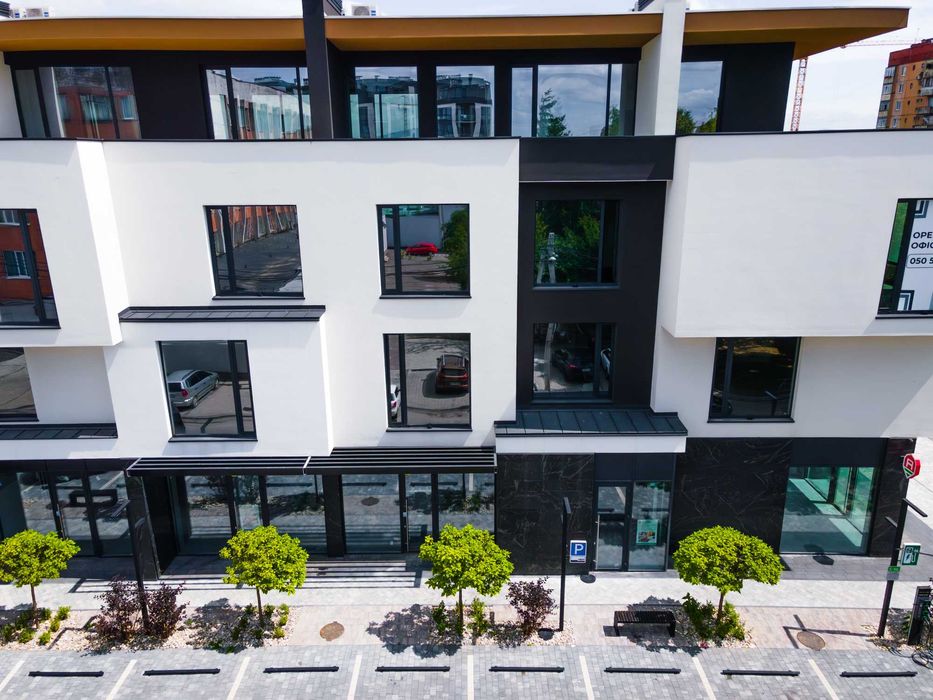 Оренда офісу 36,2 м² у бізнес-центрі UBC, Ужгород | 3 поверх – BC 306