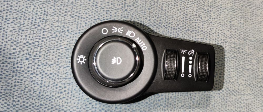 Chrysler Pacifica wyłącznik świateł