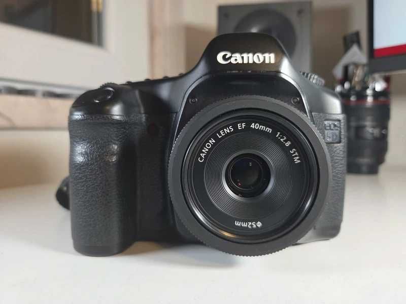 Canon EOS 5D classic MK1 e objectiva 40mm AF STM Full Frame