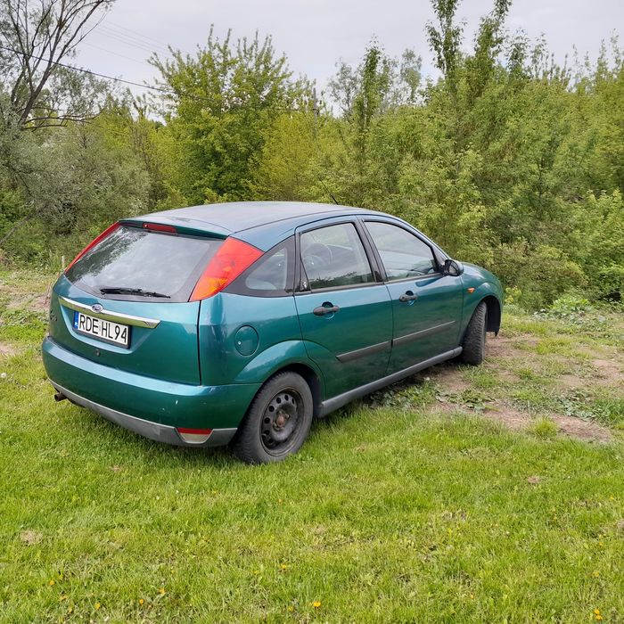Ford Focus mk1 ghia 1.6 lpg