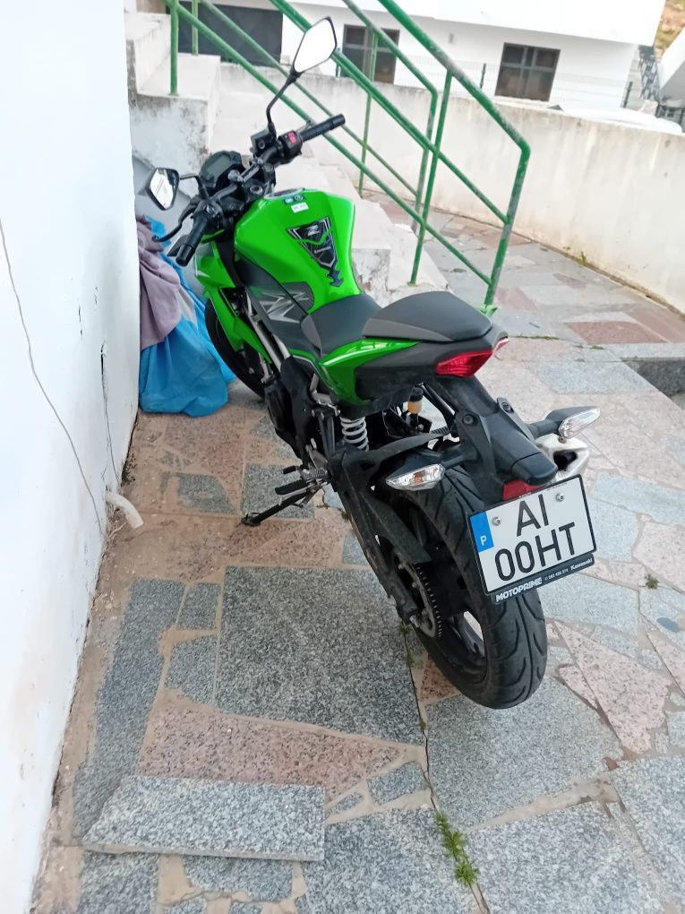 Mota Kawasaki z125